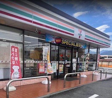 コンビニ　セブンイレブン 甲斐富竹新田店（コンビニ）まで795m