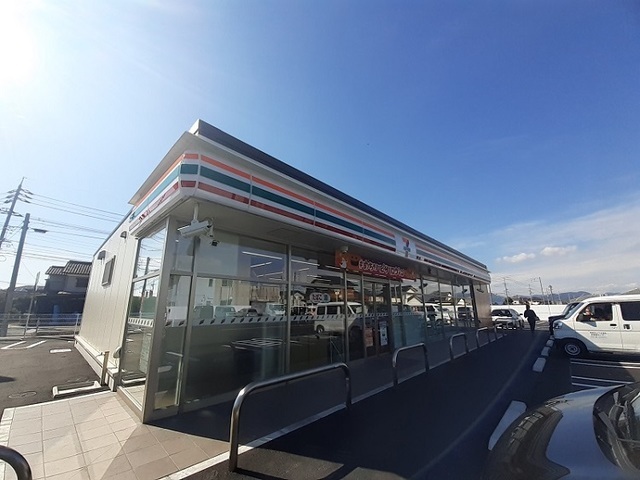 コンビニ　セブンイレブン防府下新田店（コンビニ）まで120m