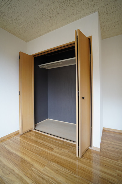 収納　同じ建物の１階の部屋