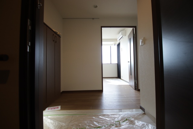 玄関　※別室の参考写真の為、現況優先です。