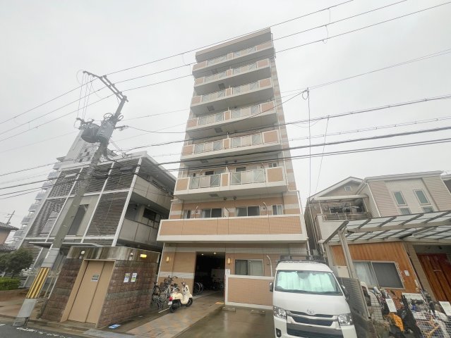 建物外観　存在感のある外観は落ちついた色合いで、堂々としていますね。