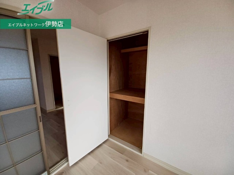 収納　同物件別部屋写真