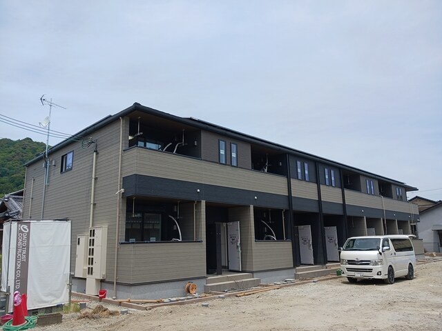 建物外観　建築中