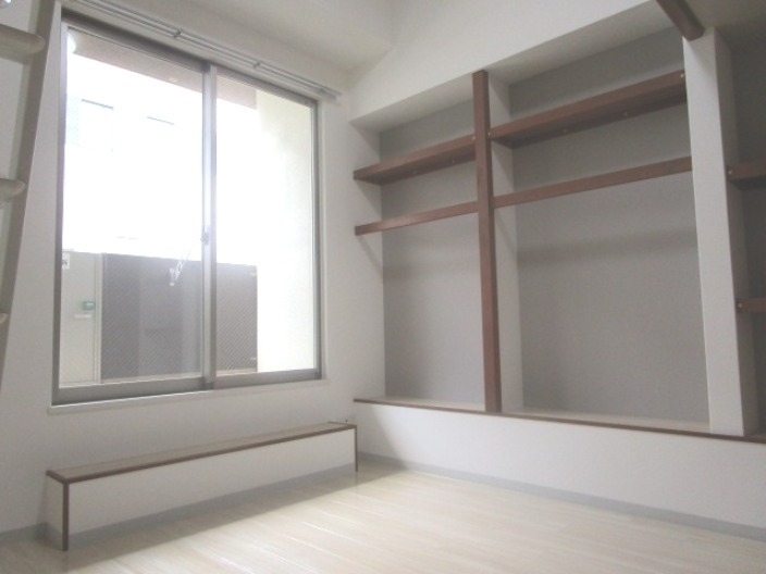 居室・リビング　広々としたお部屋です。