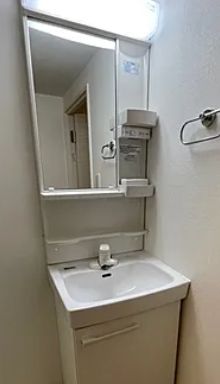 洗面設備　使いやすい洗面所です