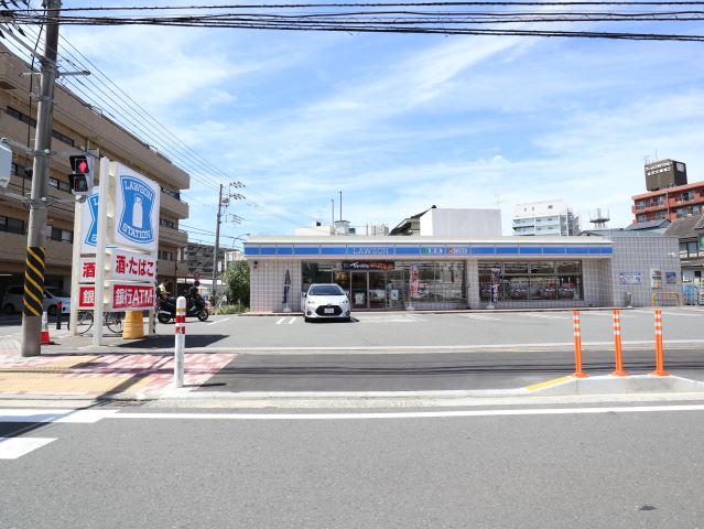 コンビニ　ローソン（コンビニ）まで300m