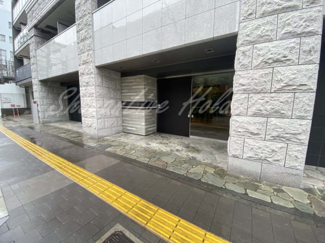 エントランス　シックなエントランス♪
