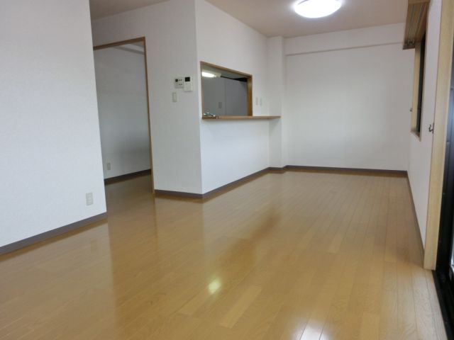 居室・リビング　広いリビングでくつろいで下さい。