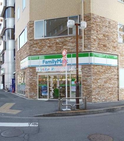 コンビニ　ファミリーマート（コンビニ）まで393m