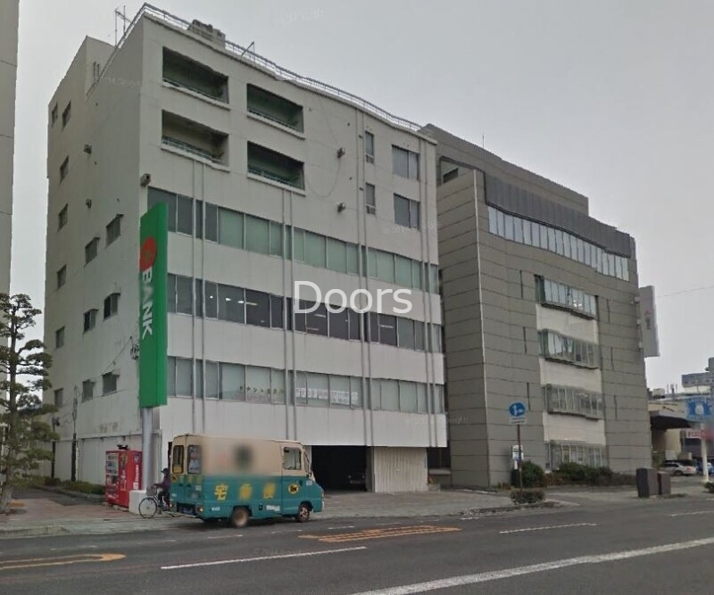 銀行　トマト銀行本店（銀行）まで336m