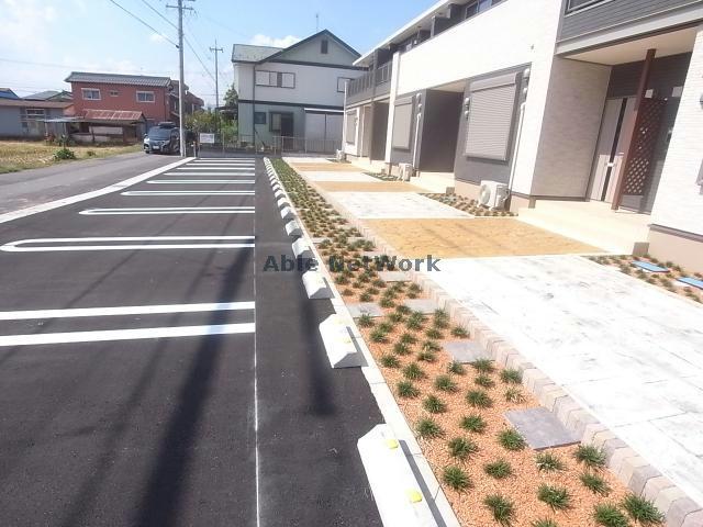 駐車場　駐車場