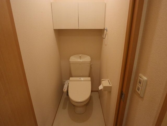 トイレ　別号室、参考写真