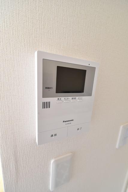 セキュリティ　☆テレビモニタ付きのドアホンが付いているので安心ですね☆