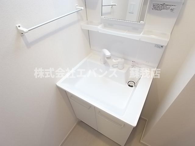 洗面設備　脱衣スペースもあります