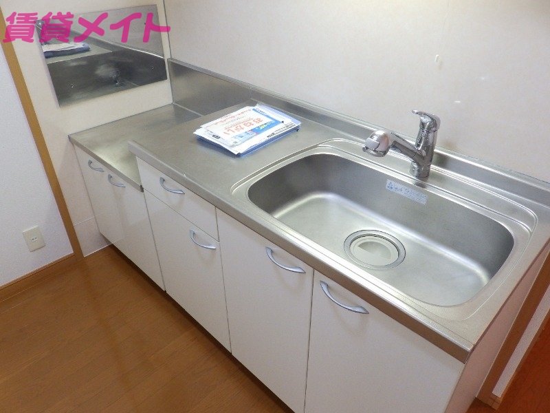 キッチン　別部屋参考写真です