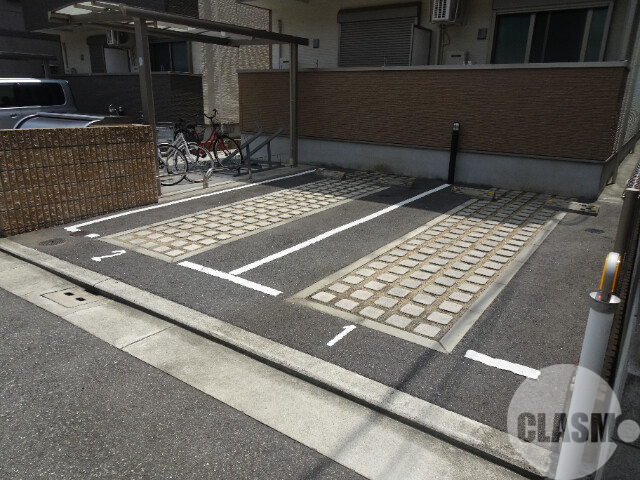 駐車場　敷地内駐車場