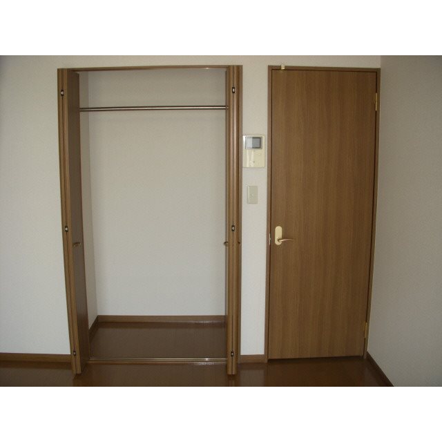 収納　洋服収納に便利なクローゼットです。