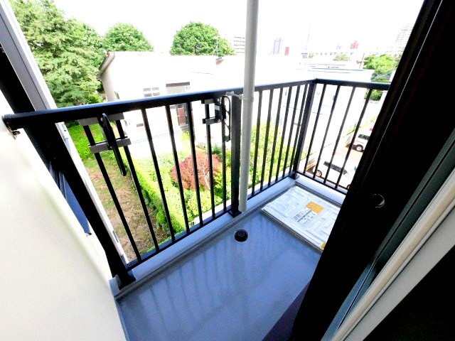 バルコニー　☆バルコニー完備☆