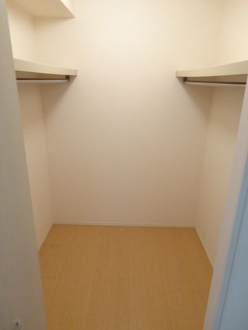 収納　★嬉しい広々ウォークインクローゼット★