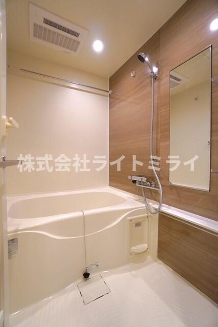 バス・シャワールーム　※写真は同タイプ住戸です。