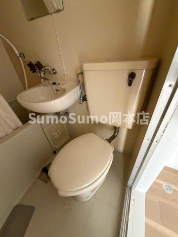 トイレ　落ち着いたトイレです