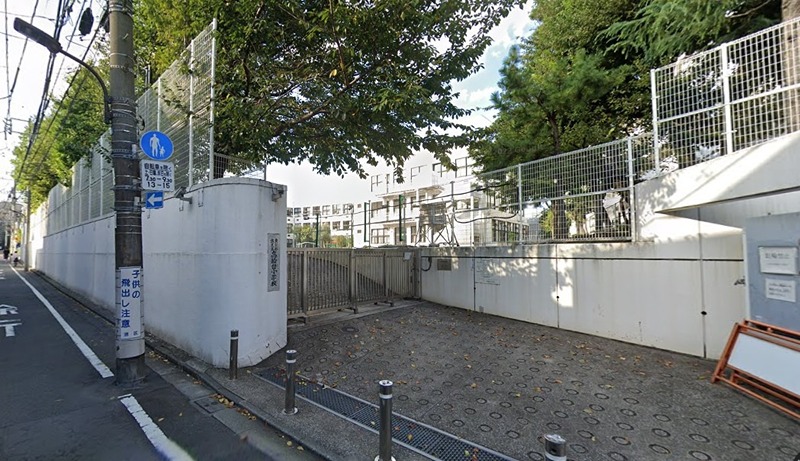 小学校　港区立高輪台小学校（品川）（小学校）まで1804m