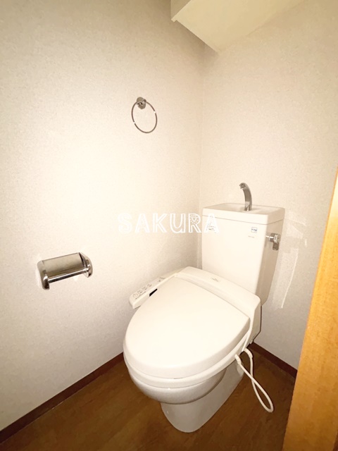 トイレ　落ち着いた色調のトイレです♪