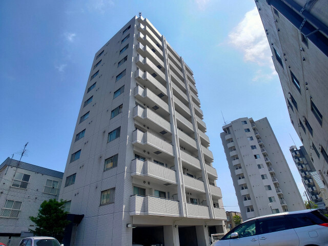 建物外観　札幌市北区北２１条西　「サンハイツ北大前」