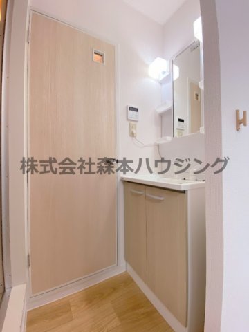 洗面設備　使いやすい洗面所です