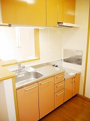 キッチン　同物件別部屋