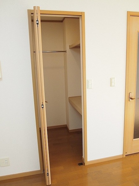 収納　同物件別部屋
