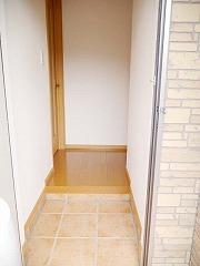 玄関　同物件別部屋