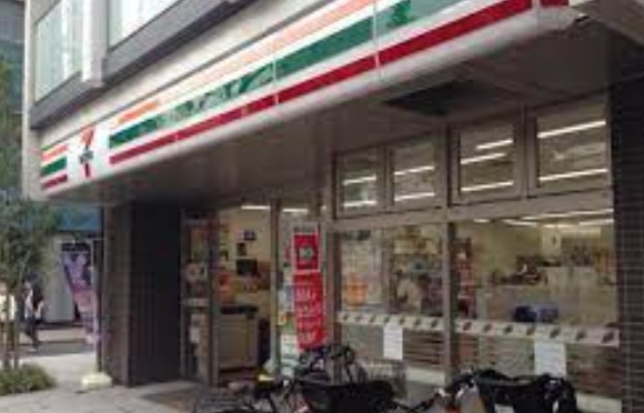コンビニ　セブンイレブン新宿下落合1丁目店（コンビニ）まで202m