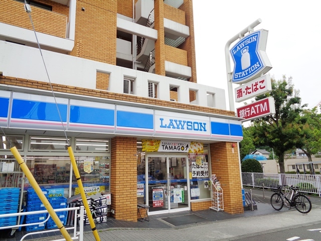 コンビニ　ローソン片倉町駅前店（コンビニ）まで365m