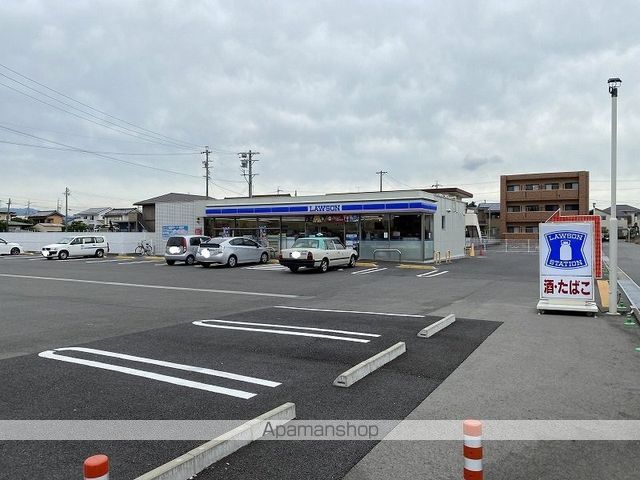 コンビニ　ローソン（コンビニ）まで711m