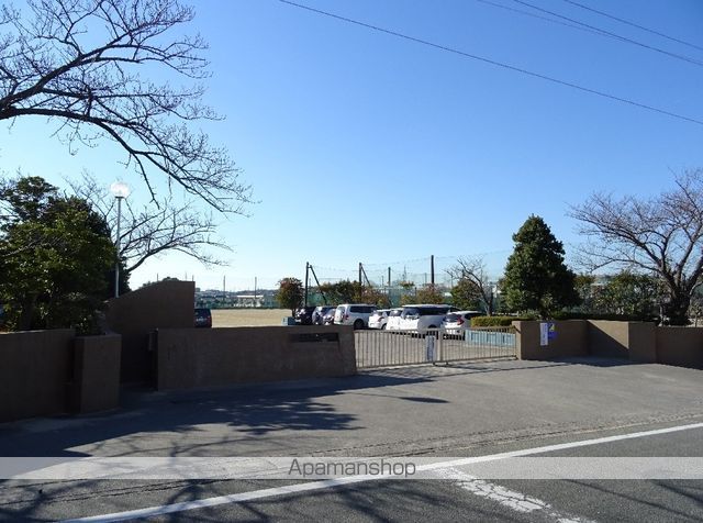 中学校　佐鳴台中学校（中学校）まで580m