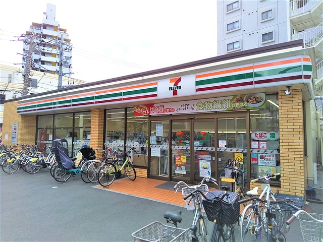 コンビニ　セブンイレブン足立綾瀬２丁目店（コンビニ）まで240m