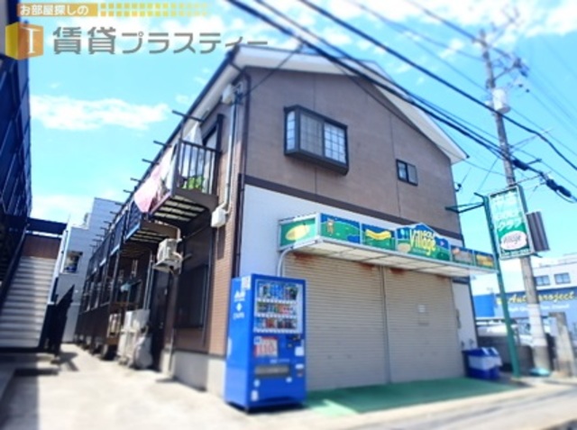 建物外観　大通り沿いなので帰り道も安心ですね。