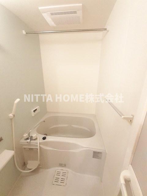 バス・シャワールーム　バス・トイレは別々です◎