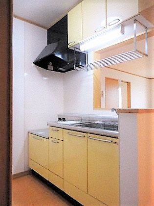 キッチン　駐車場２台無料！経済的で人気の灯油ボイラー採用です♪♪