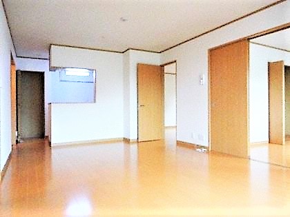 居室・リビング　駐車場２台無料！経済的で人気の灯油ボイラー採用です♪♪