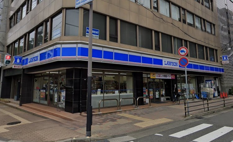 コンビニ　ローソン 尼崎駅前店（コンビニ）まで649m