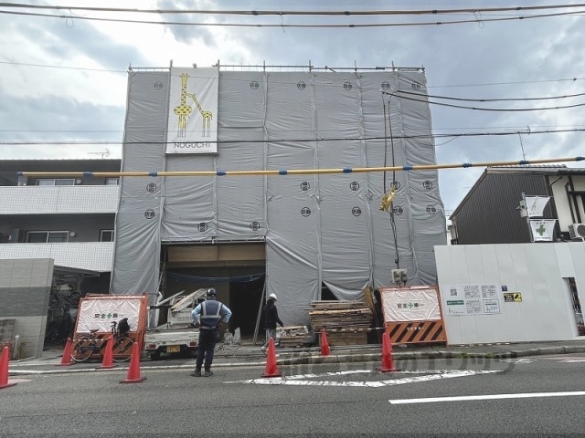 エントランス　建築中