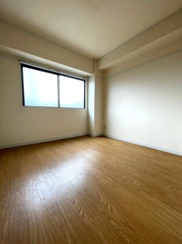 セブンズハイツの居間写真