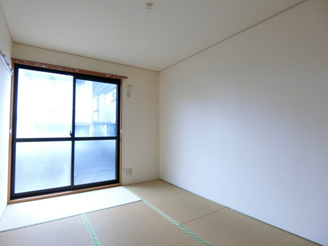 ＪＲ境線 後藤駅 徒歩12分 2階建 築26年の居間写真