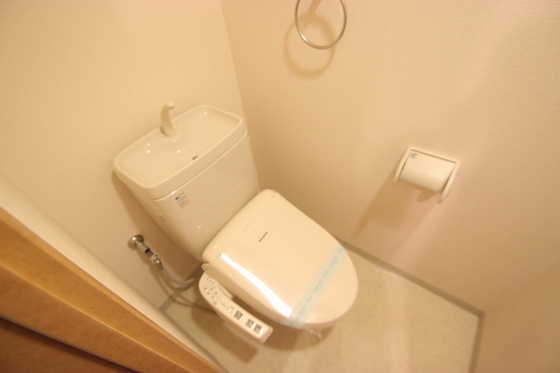 トイレ　※別部屋の写真です