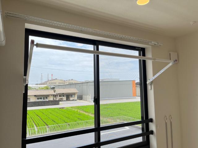 その他設備　室内物干し