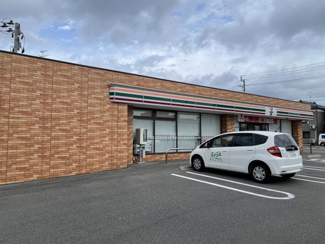 コンビニ　セブンイレブン新潟山木戸7丁目店（コンビニ）まで322m