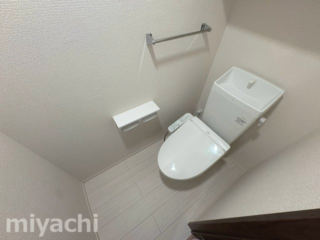ＪＲ高徳線 佐古駅 徒歩14分 3階建 築1年のトイレ写真