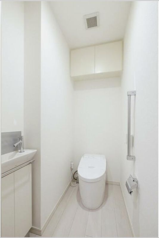 東京メトロ南北線 白金高輪駅 徒歩3分 14階建 築22年のトイレ写真